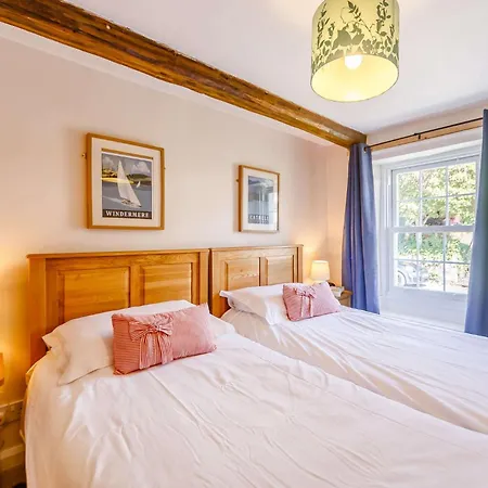 Holiday home 2 Bed In Sz341 *